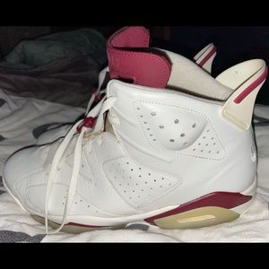 Retro Jordan 6’s Maroon